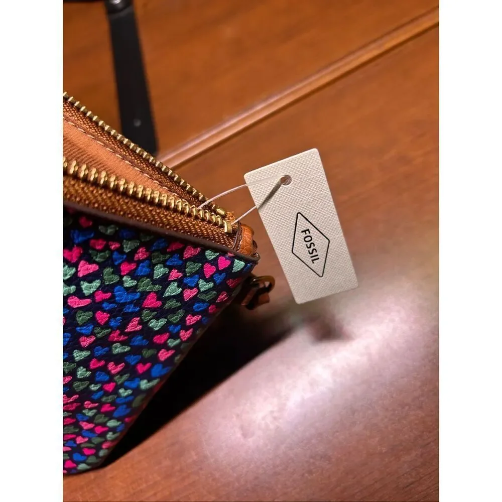 Fossil Tessa LG Hearts Wristlet NWT 8.5” x 6” NEW Blue Background with Hearts